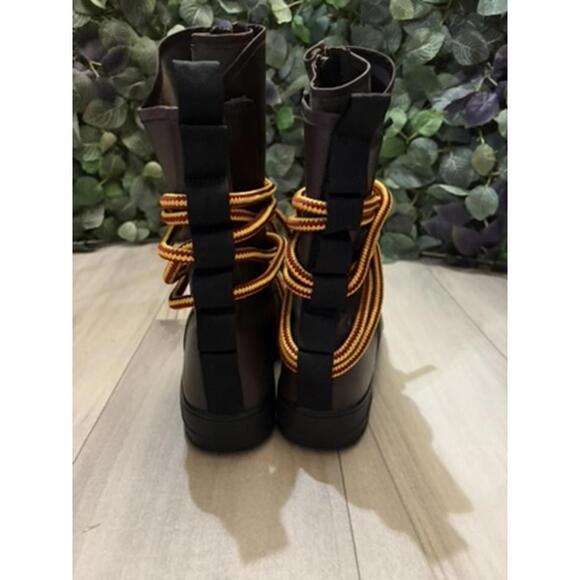 Athletic_Shoes